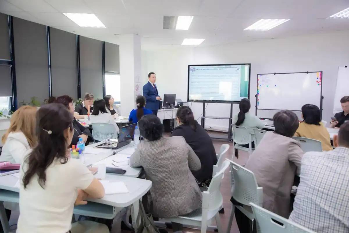 Педагогтердің қаржылық сауаттылығын арттыруға арналған курс басталды