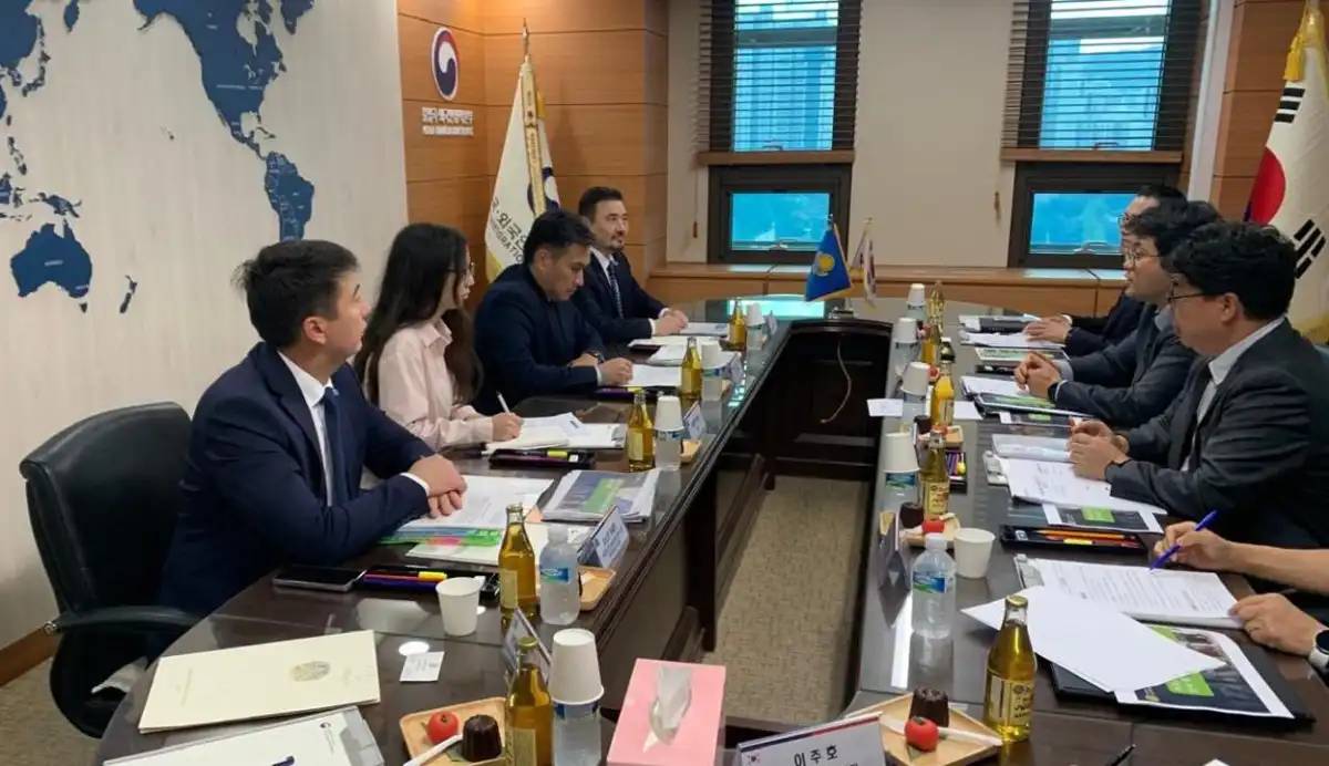 Қазақстан мен Оңтүстік Корея еңбек миграциясы мәселелерін талқылады