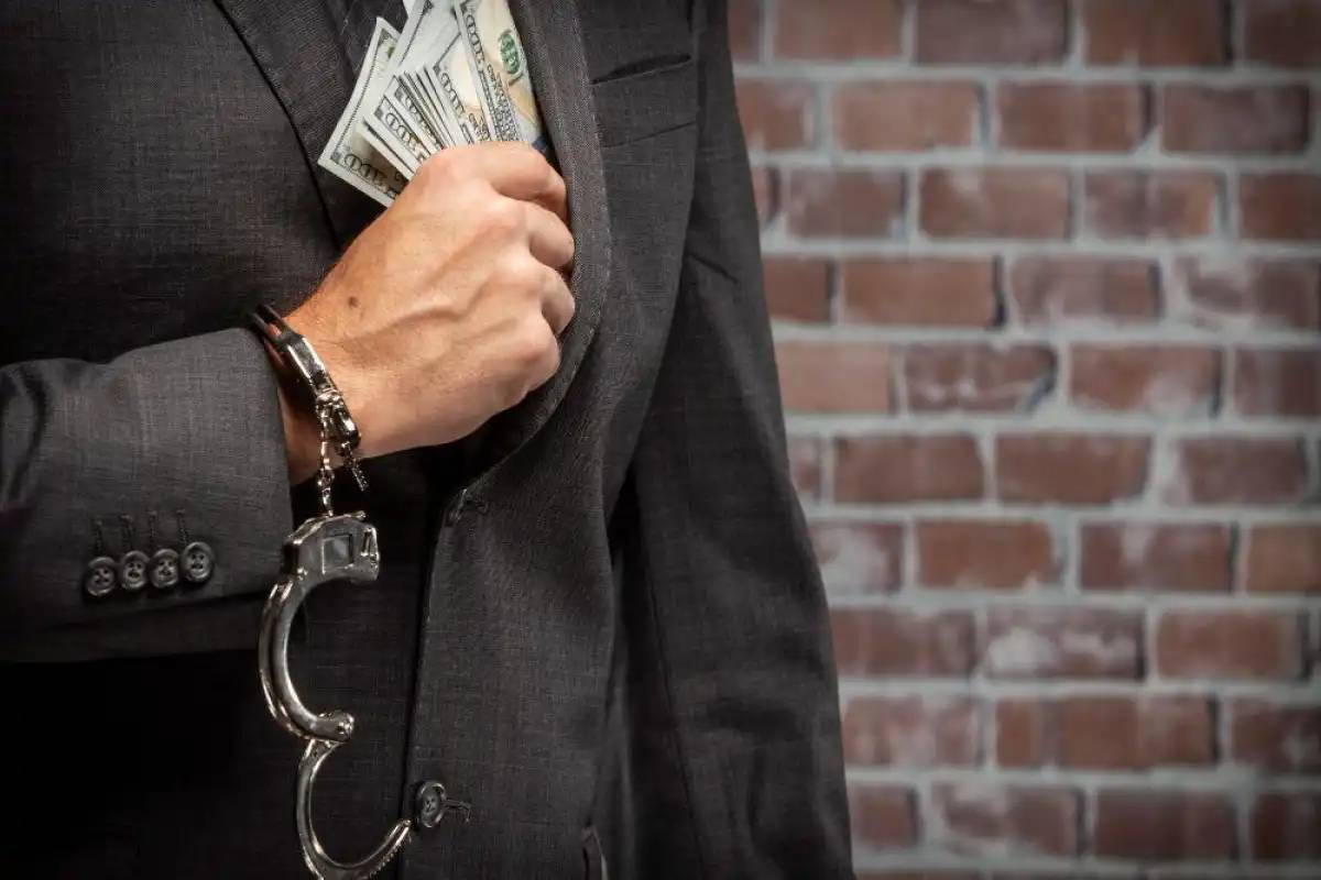 Ұлытау облысында мектеп бухгалтері 28 млн теңге бюджет қаражатын жымқырғаны үшін сотталды