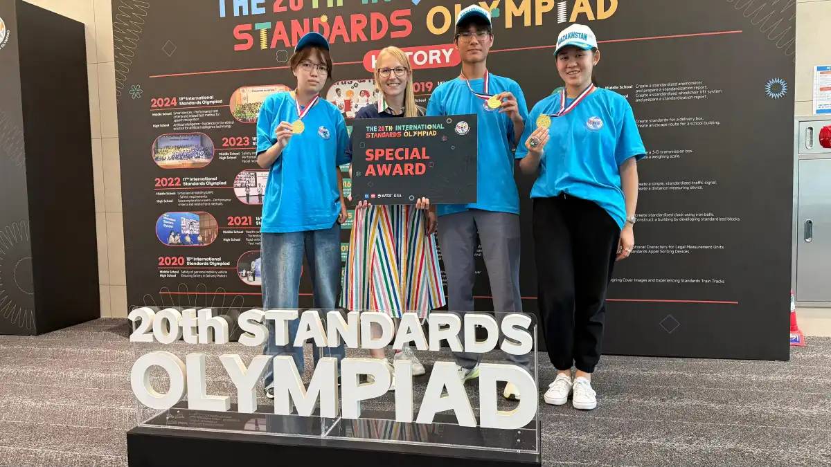 Қазақстандық оқушылар гуманоидты роботтарға арналған қауіпсіздік стандартын әзірлеп, жеңіске жетті