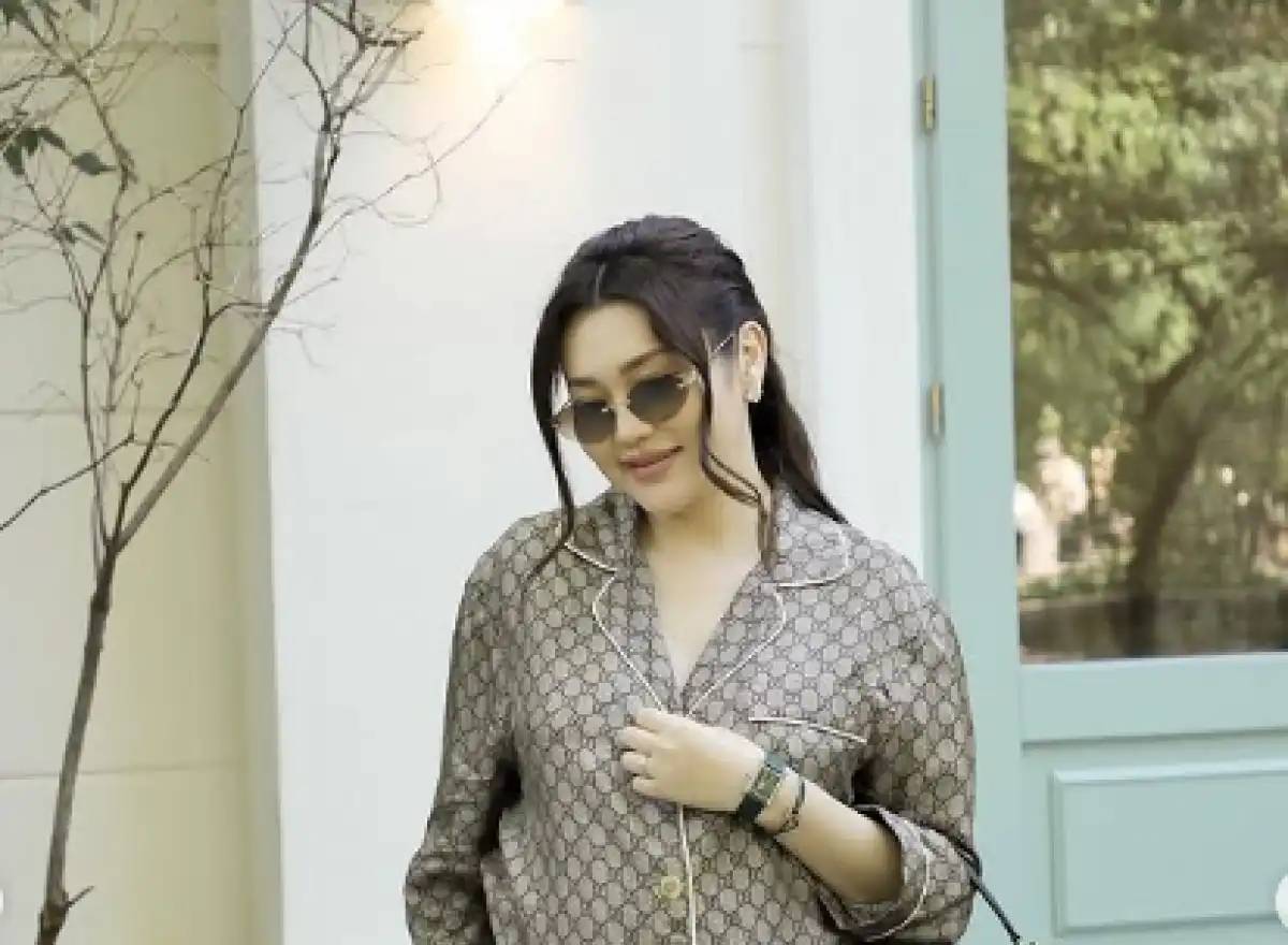 «Мақтаншақтығым бар»: Ерке Есмахан күнделікті өмірде қалай киінетінін айтты