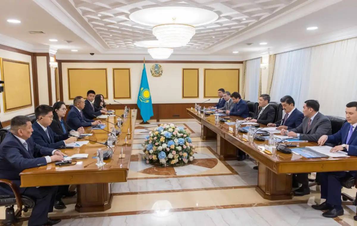 Олжас Бектенов Қытай компаниясының басшысымен кездесті