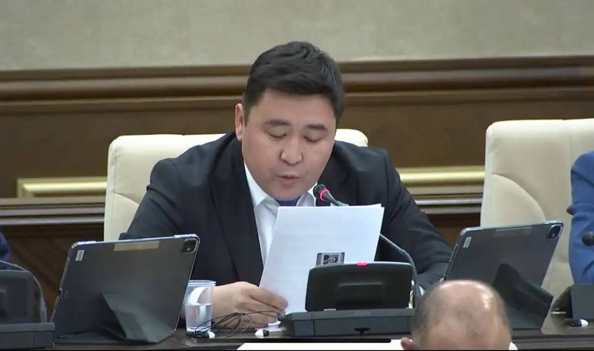 «Жұмысшы мамандарға үй мен автокөлік берілсін» – Нартай Сәрсенғалиев