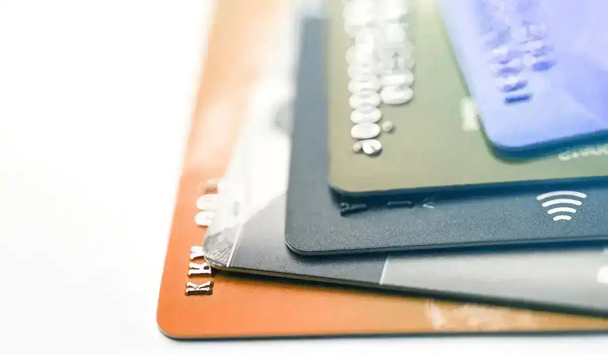 Онлайн-несие ережелері өзгереді: 55 жастан асқандарға шектеу қойылмақ