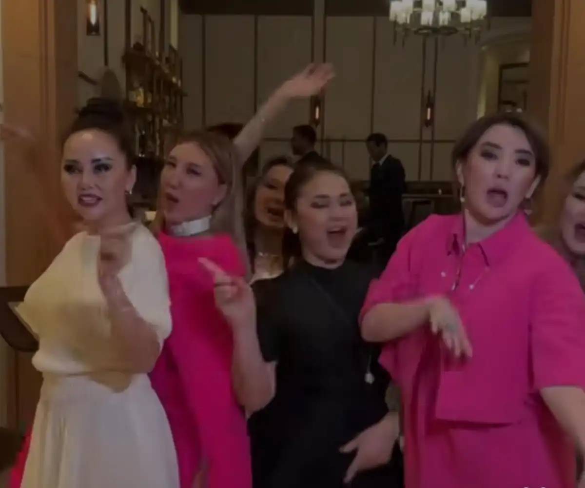 Баян Алагөзова өнер жұлдыздарымен бірге билеп, жұртты тәнті етті