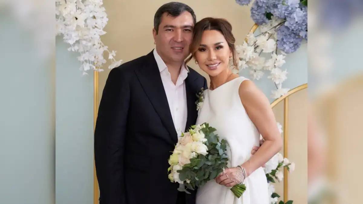 «2 жыл бұрын ажырасқан»: Динара Сәтжан Жұмабек Жанқұловпен неке қию салтанатында түскен фотосын жариялады