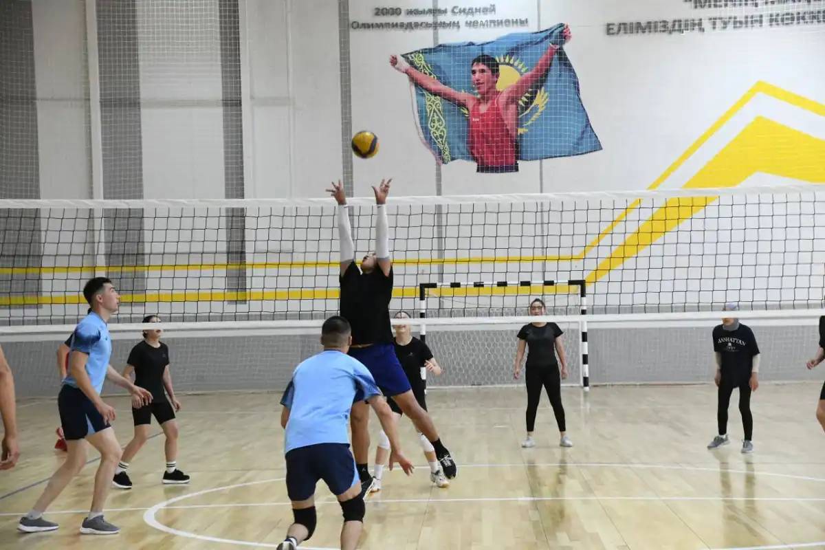 Астана күніне орай елорданың «Сарайшық» ауданында волейбол турнирі басталды