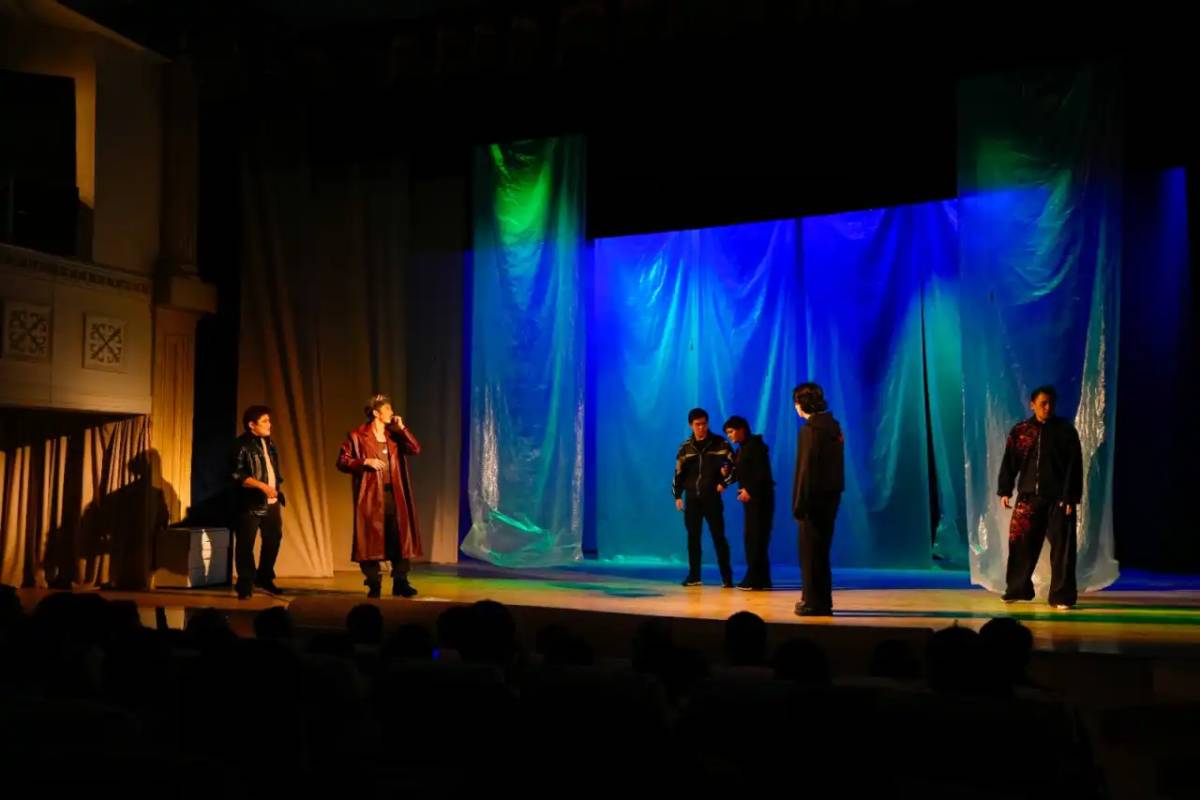 Елордада есірткіге қарсы «S.O.S» атты драмалық қойылымның премьерасы өтті