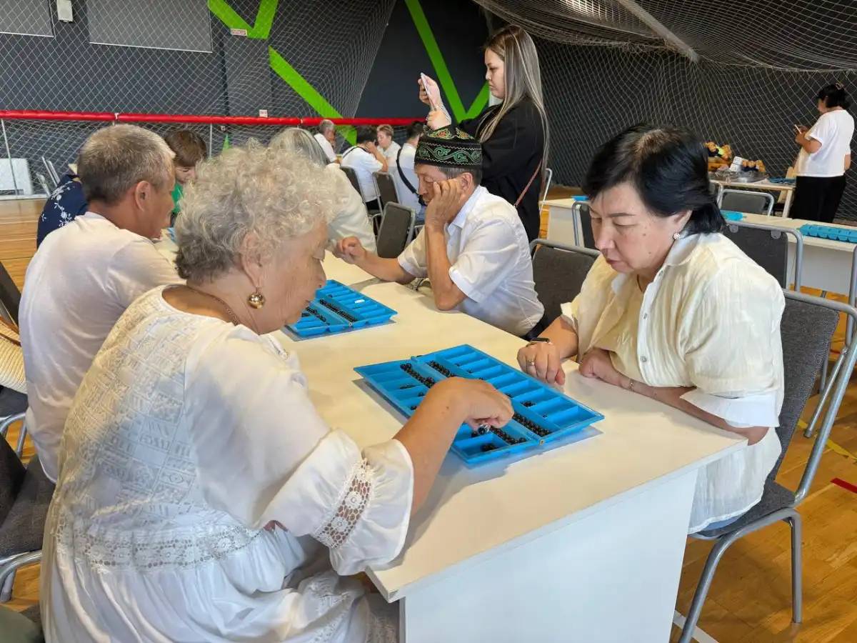 Астана күніне орай Нұра ауданында шахмат пен тоғызқұмалақтан жарыс өтті