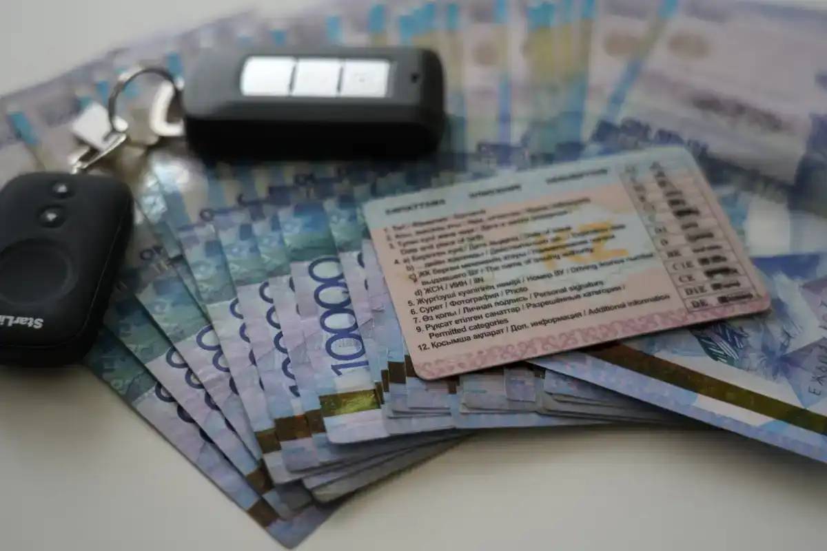 «Жүргізуші куәлігін алып беремін»: Астанада алаяқтық жасаған ер адам ұсталды