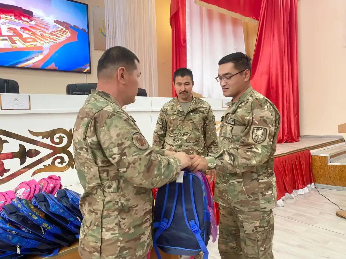 Ұлттық ұланның әскери қызметшілері «Мектепке жол» акциясын өткізді