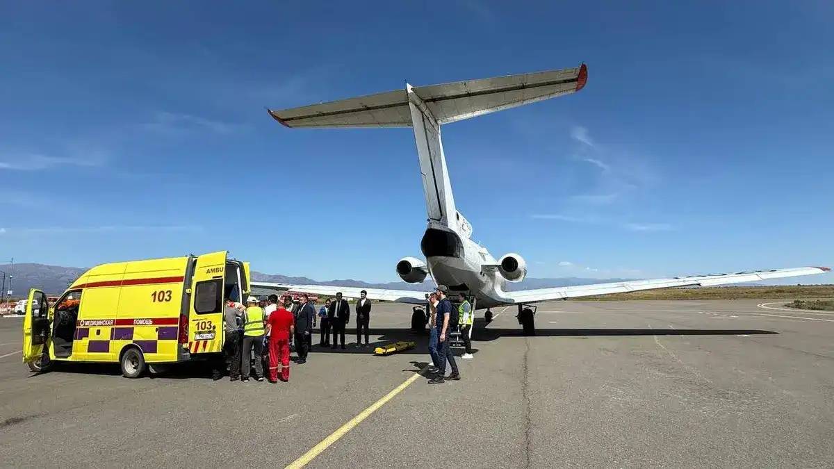 Бестеректегі жол апатынан зардап шеккен балалардың бірі санавиация арқылы Семейге жеткізілді