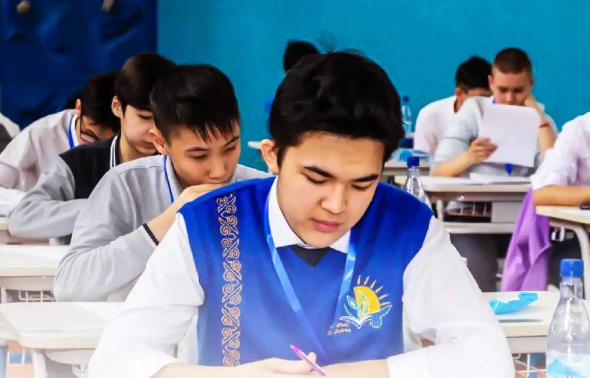 «Министрге хат» акциясы: 235  бала еліміздің бас ұстазына хат жолдады