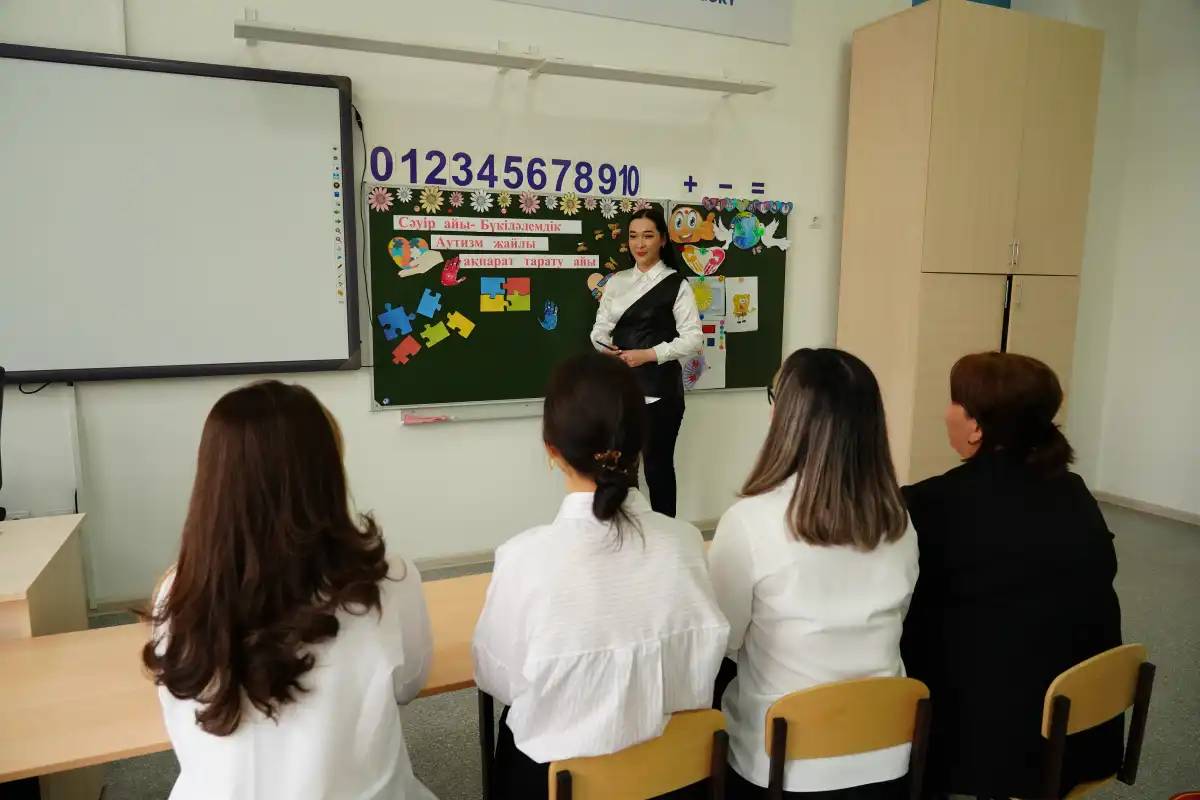 11 мыңнан астам мұғалім біліктілігін арттыру бағдарламасы бойынша оқиды