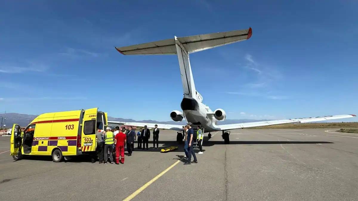 Үржардағы жол-көлік оқиғасы: зардап шеккен екі баланы санавиация Астанаға әкеле жатыр