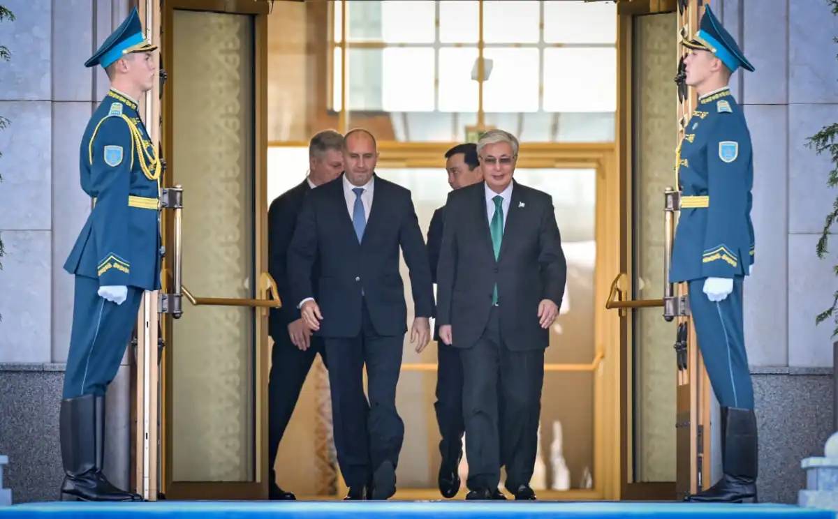 Қасым-Жомарт Тоқаев Болгария Президентін шығарып салды