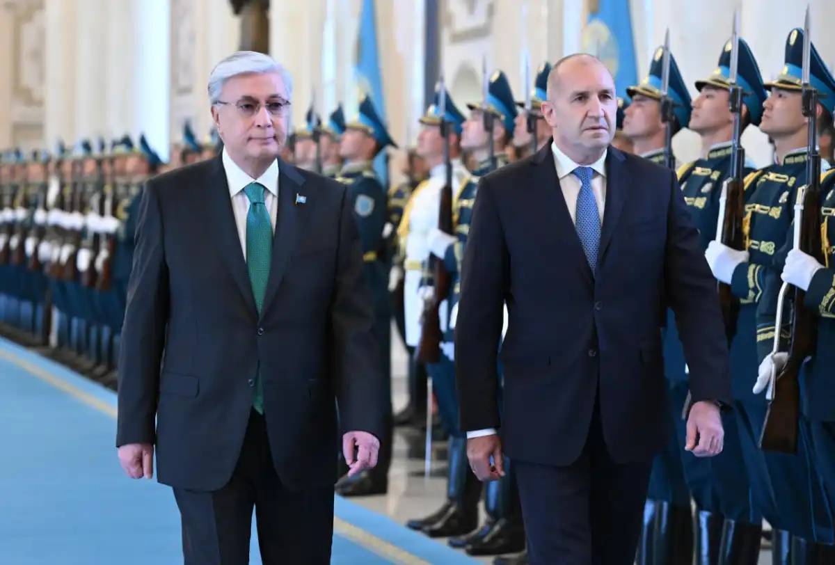 Астанаға ресми сапармен Болгария Президенті келді