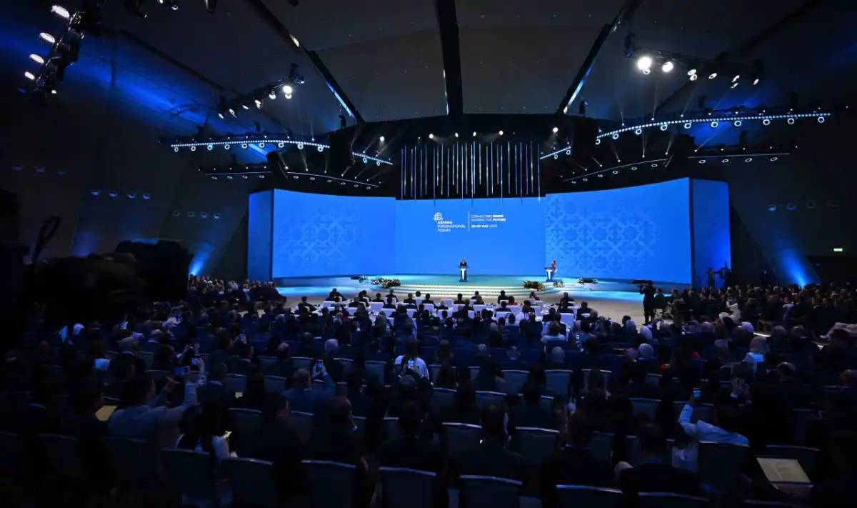 Соғысудың орнына халқымызды өркениетті қоғам құруға үндеуіміз керек - Президент