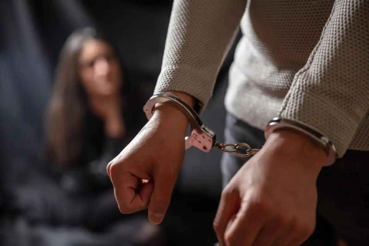 Шымкентте азаматтарды бопсалаумен айналысқан қылмыстық топ ұсталды