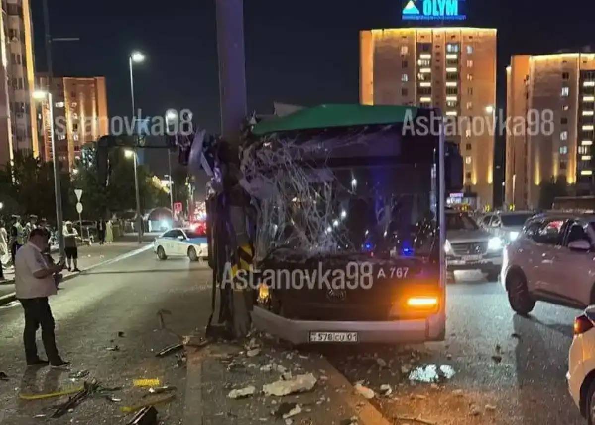 «Евразия» СК автобустың қатысуымен болған жол апатында зардап шеккен қыздың отбасына 19,6 млн теңге төледі