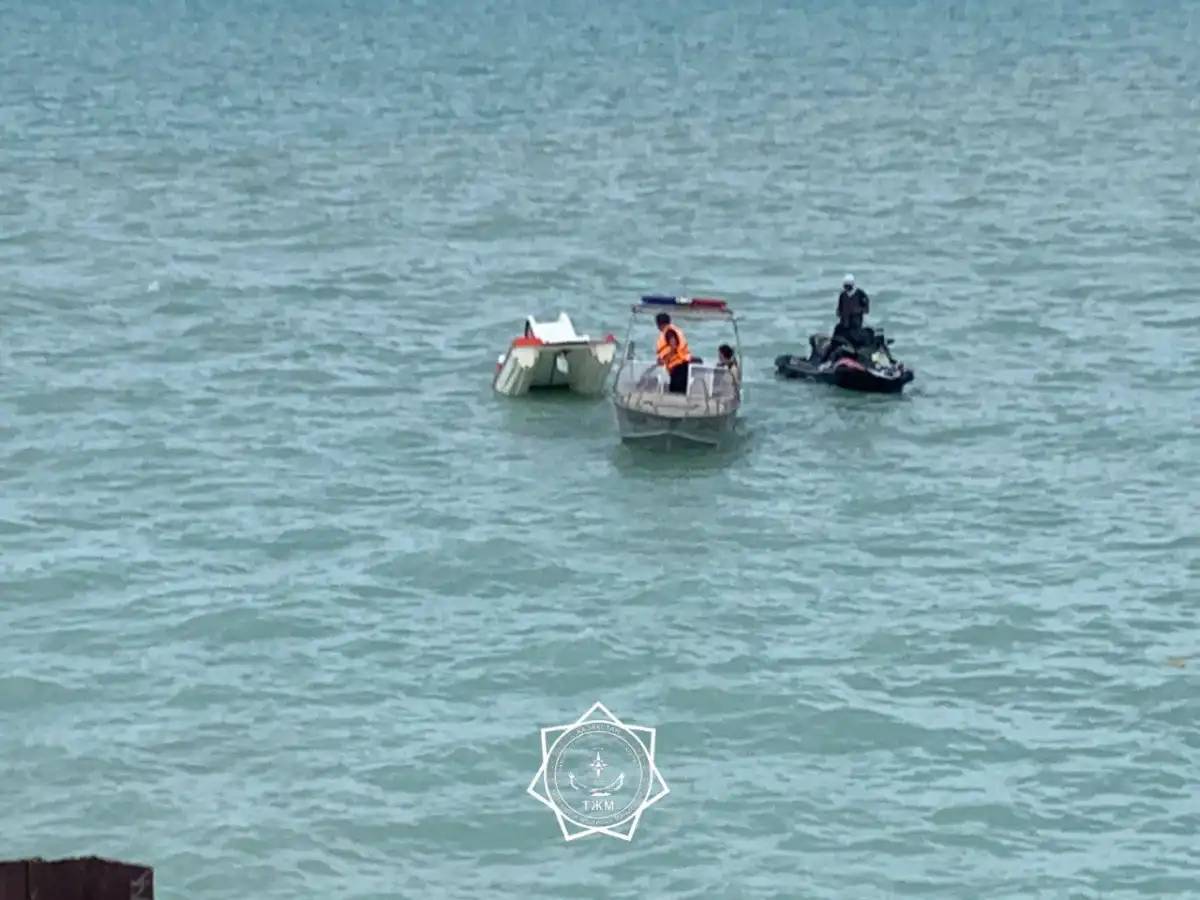 Алакөлде жағаға жете алмай қалған екі адам құтқарылды