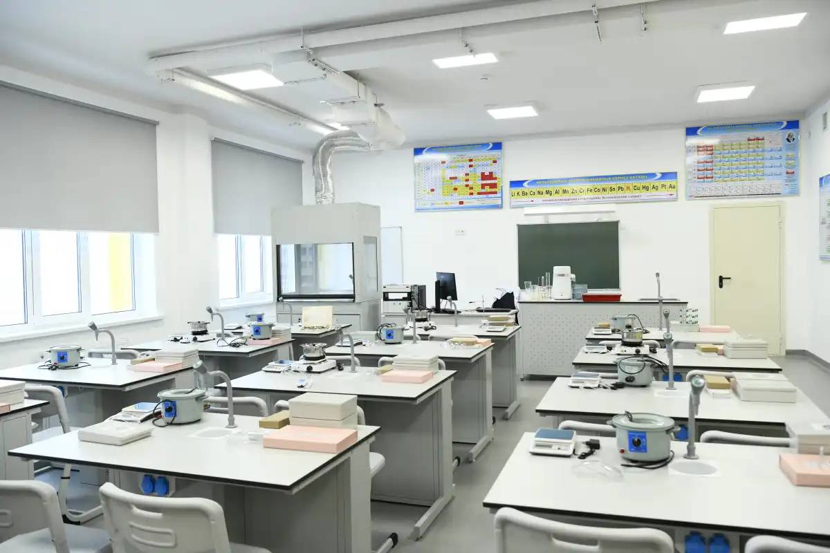 4 мыңнан астам мектептің материалдық-техникалық базасы жаңартылды