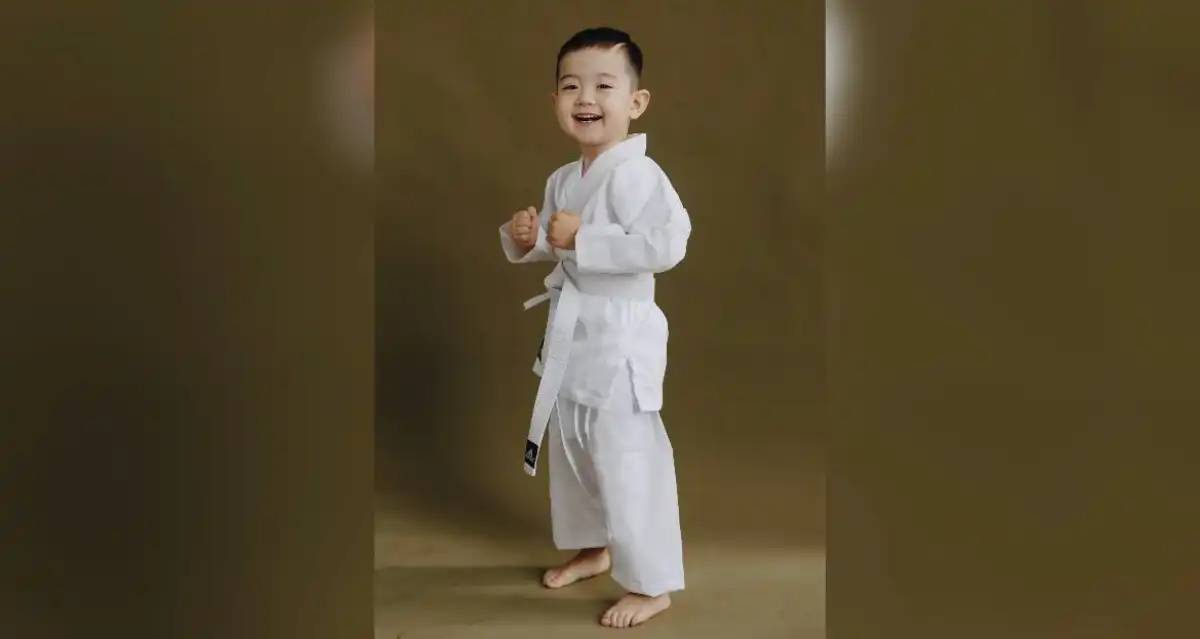 «Бастысы – жақсы азамат болуы»: 33 миллион қаралым жинаған астаналық Санжардың ата-анасымен сұхбат