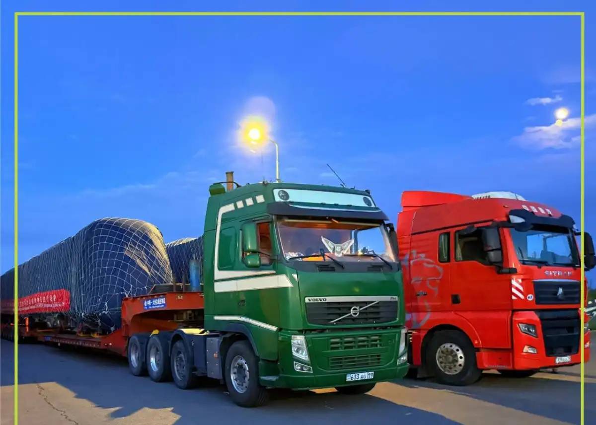 LRT алғашқы екі құрамы Астанаға жеткізілді (ВИДЕО)