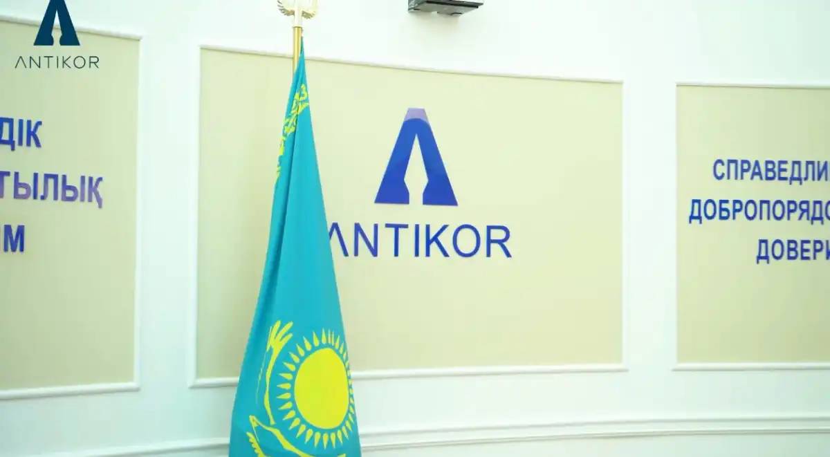 «Заң мен тәртіп» апталығы: Түлектер Сыбайлас жемқорлыққа қарсы қызмет қатарын толықтырды