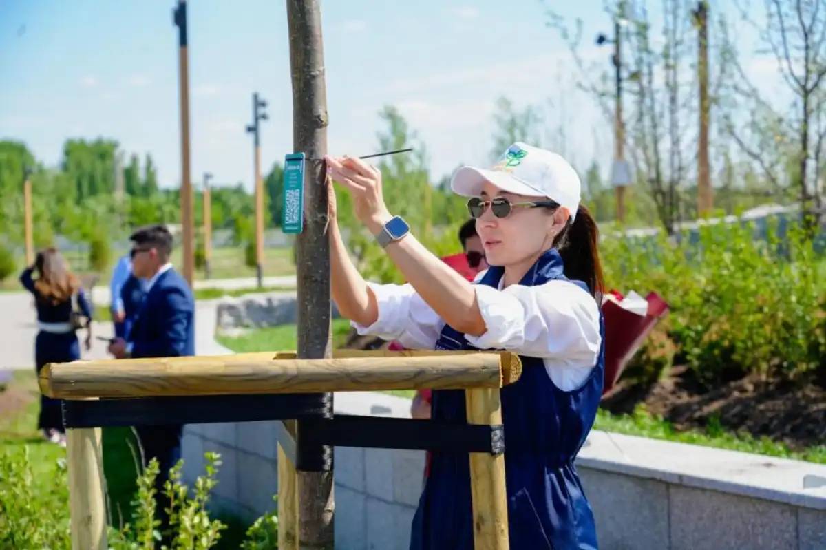 Әрбір нәрестеге – бір ағаш: Астанада ерекше экоакция өтті