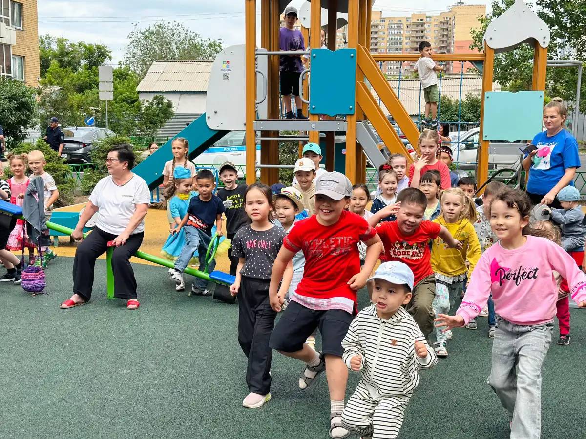 Астанада балаларды қорғау күнінде 10 жаңа аула ашылды