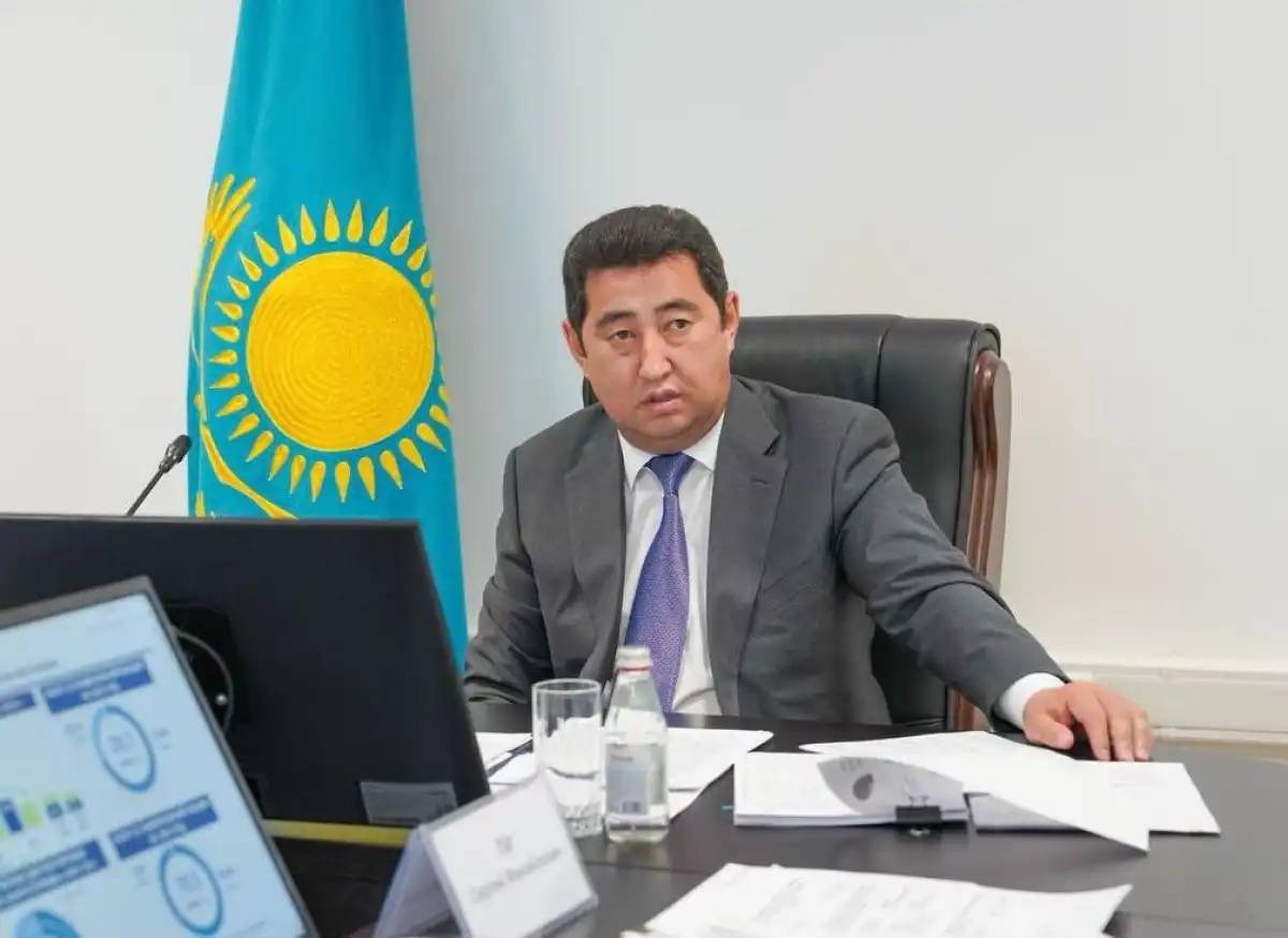 Айдарбек Сапаров аграрлық салаға кадр даярлау жұмысын күшейтуді тапсырды