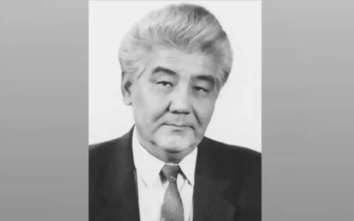 Бүгін – әдебиет сыншысы Зейнолла Серікқалиұлының туған күні