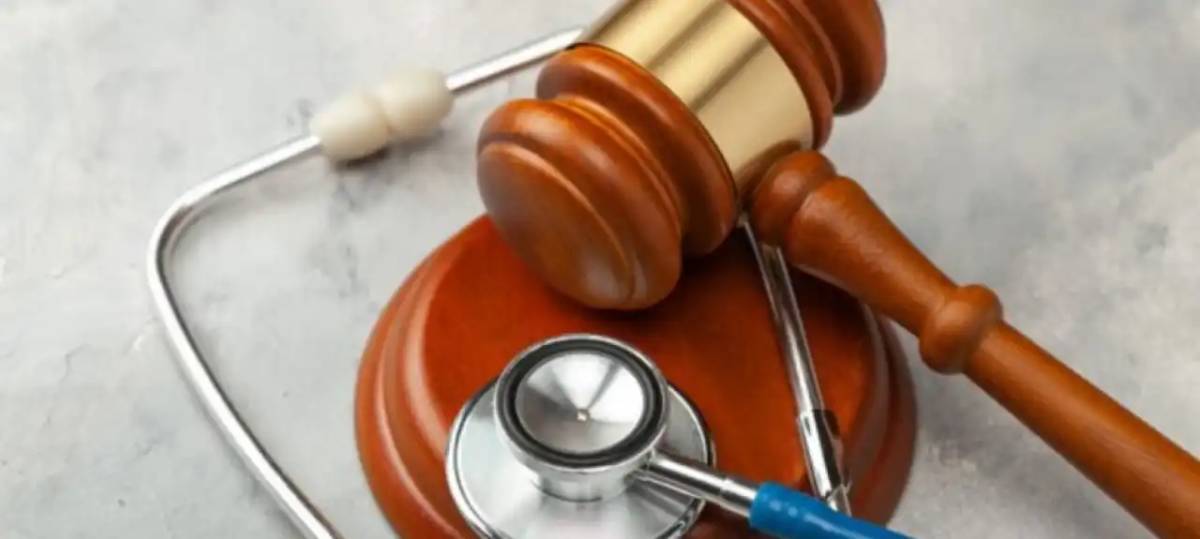 Атырауда 10 айлық сәбидің өліміне кінәлі дәрігерлер жазаланды