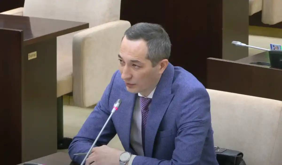 «Басшылары ешқандай нәтиже көрсетпей 28 жыл бойы отырған» – вице-министр өңірлердегі спорт мектептері туралы