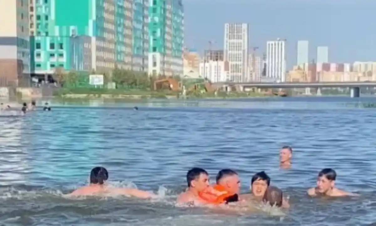 Елордадағы жағажайда 11 жасар бала суға кетіп қала жаздады