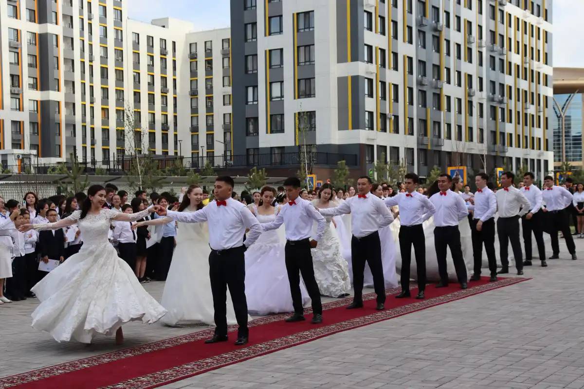 Астанадағы жайлы мектепте алғашқы Триумф балы өтті