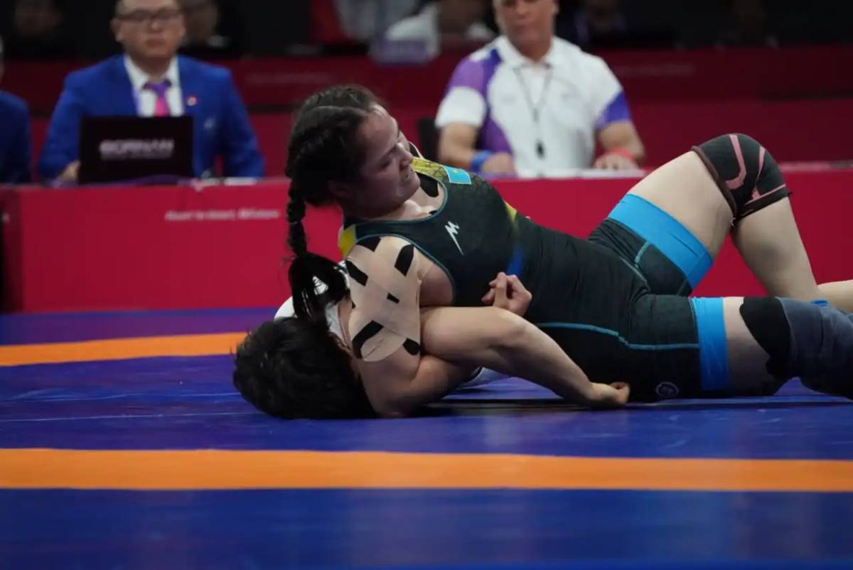 Қазақстан әйелдер күресінен екі алтын медаль жеңіп алды