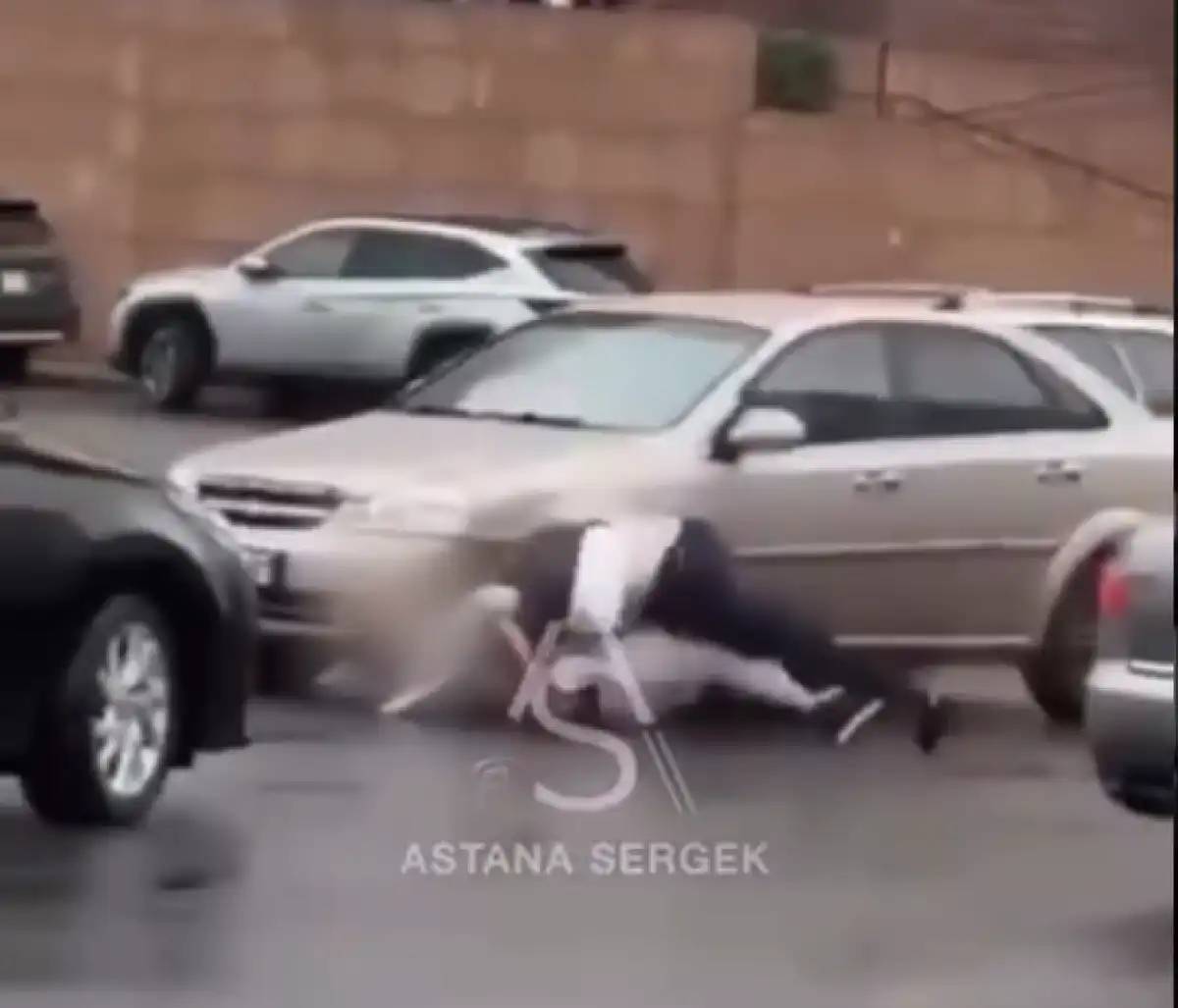 Жолдағы жанжал: Елордада жүргізушілер 15 тәулікке қамалды (ВИДЕО)