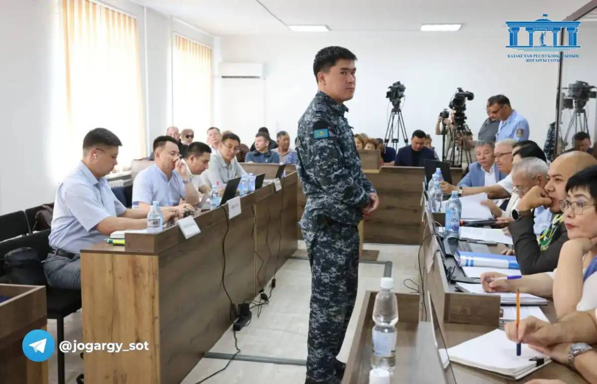 «Сол күні ғана көрдім»: айыпталушы Дархан Әскентай басқа айыпталушыларды танымайтынын айтты