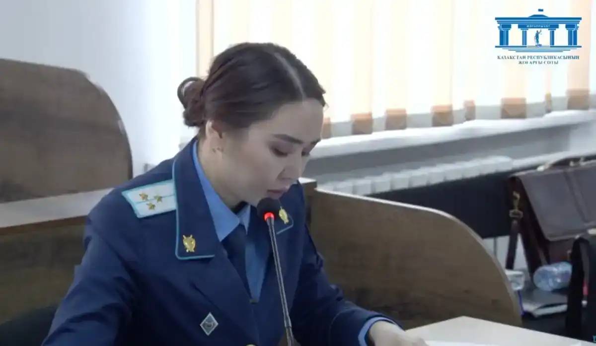 «Шерзаттың қолында кастет болды»: дүкенге сыра алуға келген Дархан Әскентай сотта жаңа түсініктеме берді