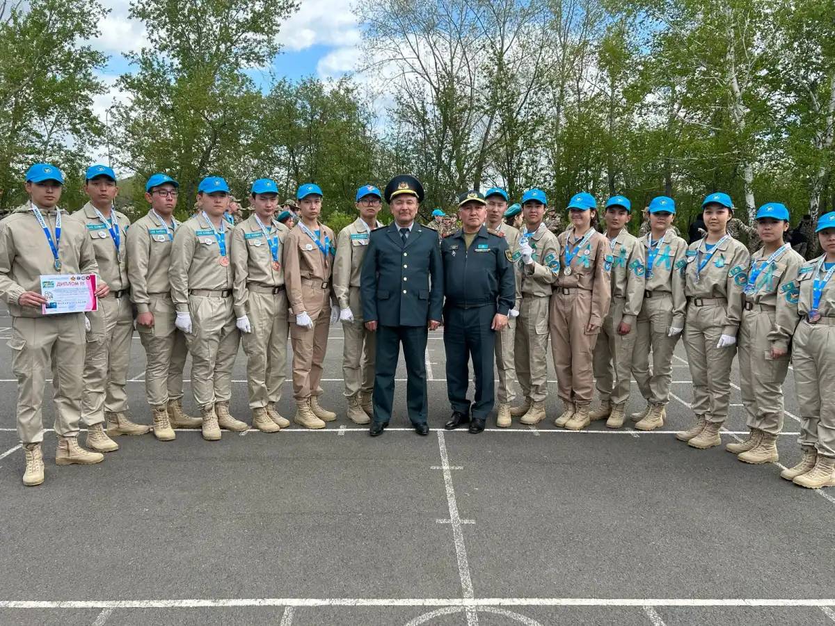 Елордада оқушылар мен студенттер арасында сап және ән байқауы өтті