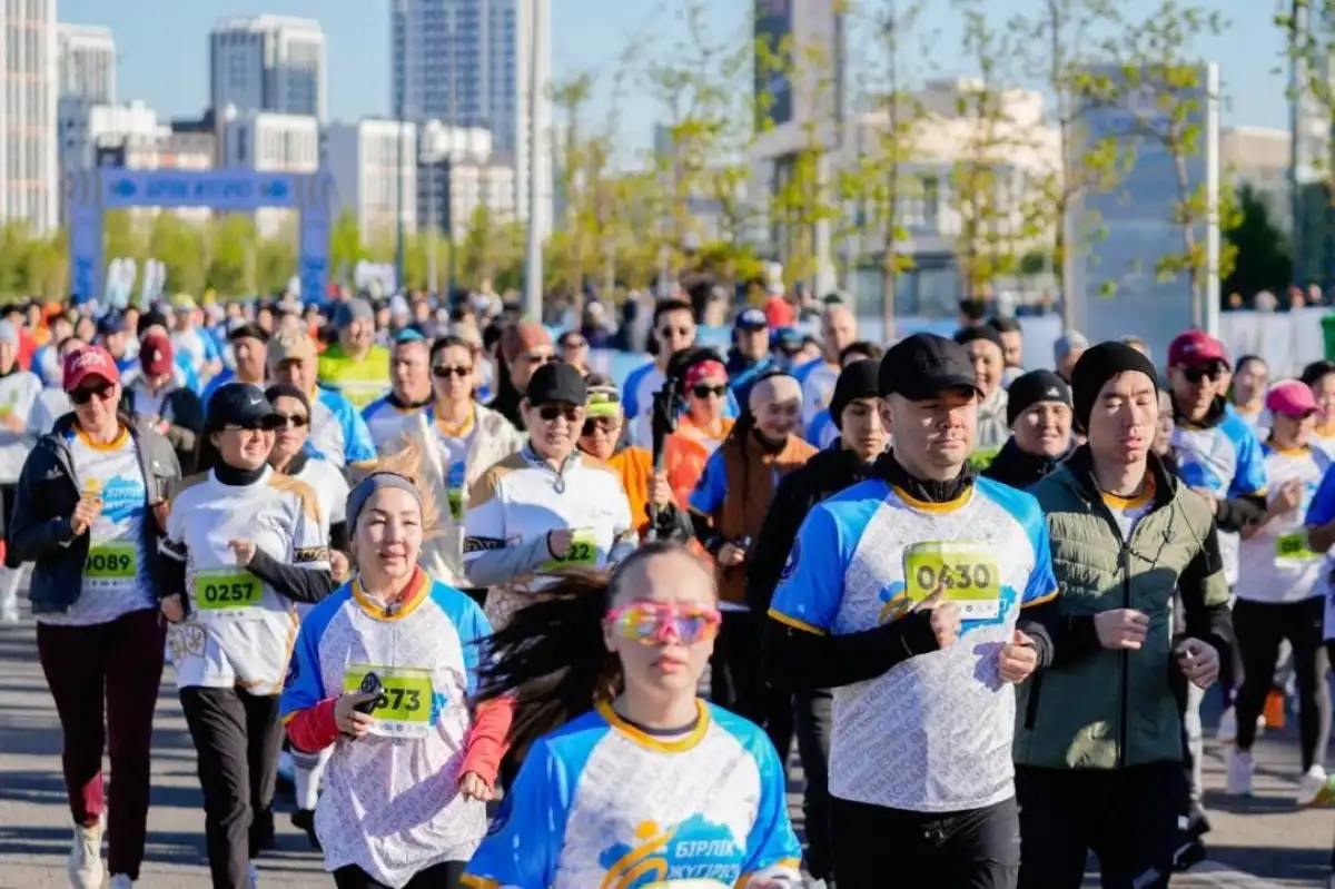 Астанада Бірлік күніне арналған жарысқа 3 мыңнан астам адам қатысты
