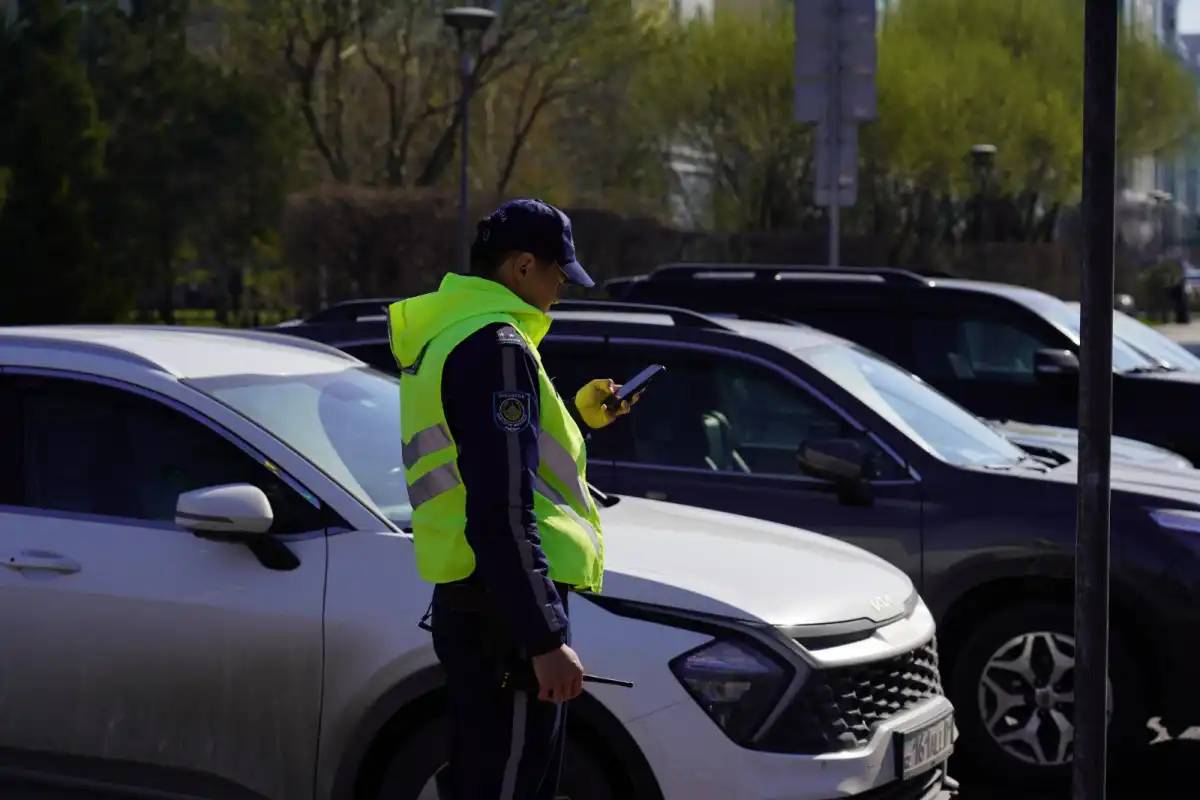 Елордада велосипедші полиция талабына бағынбағаны үшін жауапкершілікке тартылды