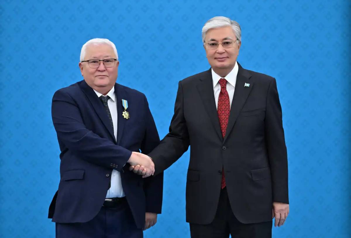 Мемлекет басшысы мұнай-газ саласының қызметкерлерін марапаттады