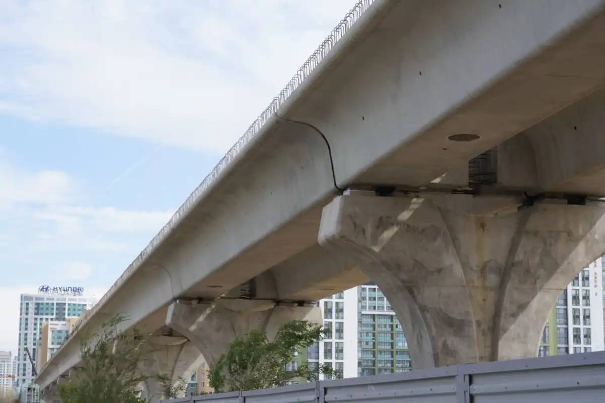 LRT құрылысы: Елорданың кей көшелерінде қозғалыс уақытша шектеледі