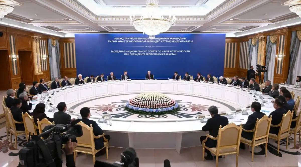 Президент жұрттың қаржылық, ақпараттық, цифрлық және басқа да саладағы сауатын арттыру мәселесін көтерді