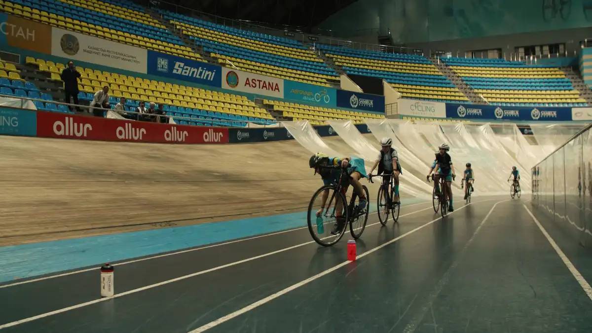 Астанада қыз қуу және теңге ілу ойындары ерекше форматта ұйымдастырылды