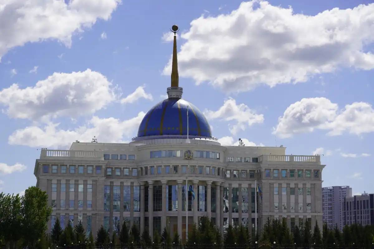 Президент ақын Исраил Сапарбайдың отбасына көңіл айтты