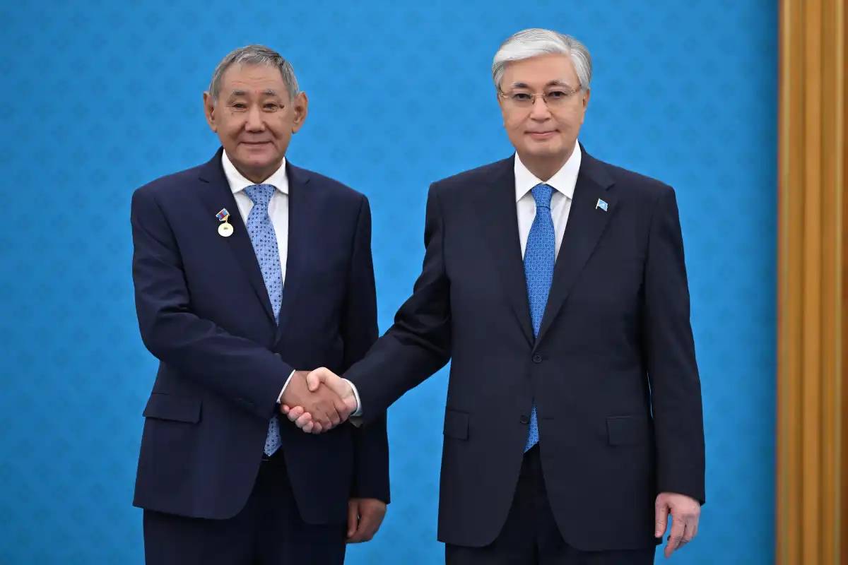 Мемлекет басшысы БАҚ саласы қызметкерлерін марапаттады